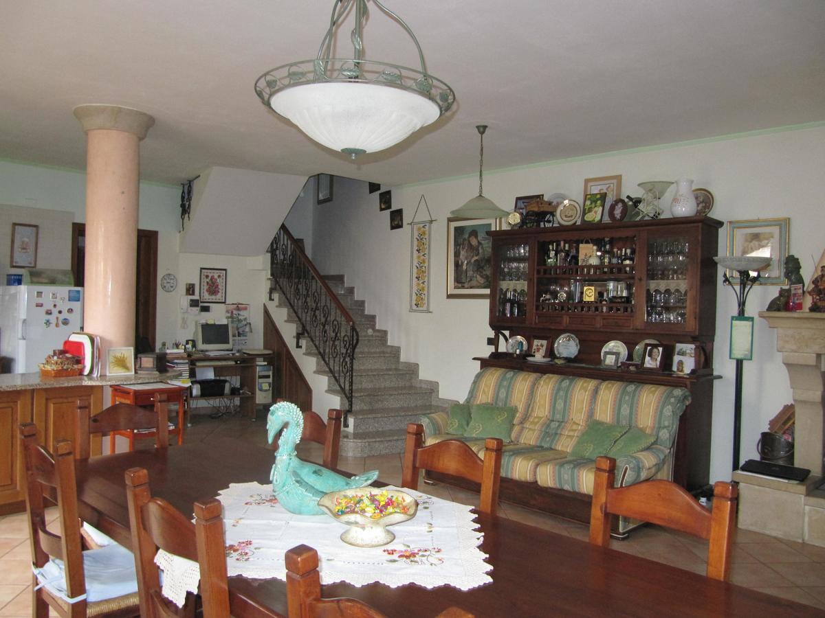 Il Portico Bed and Breakfast Uras Buitenkant foto
