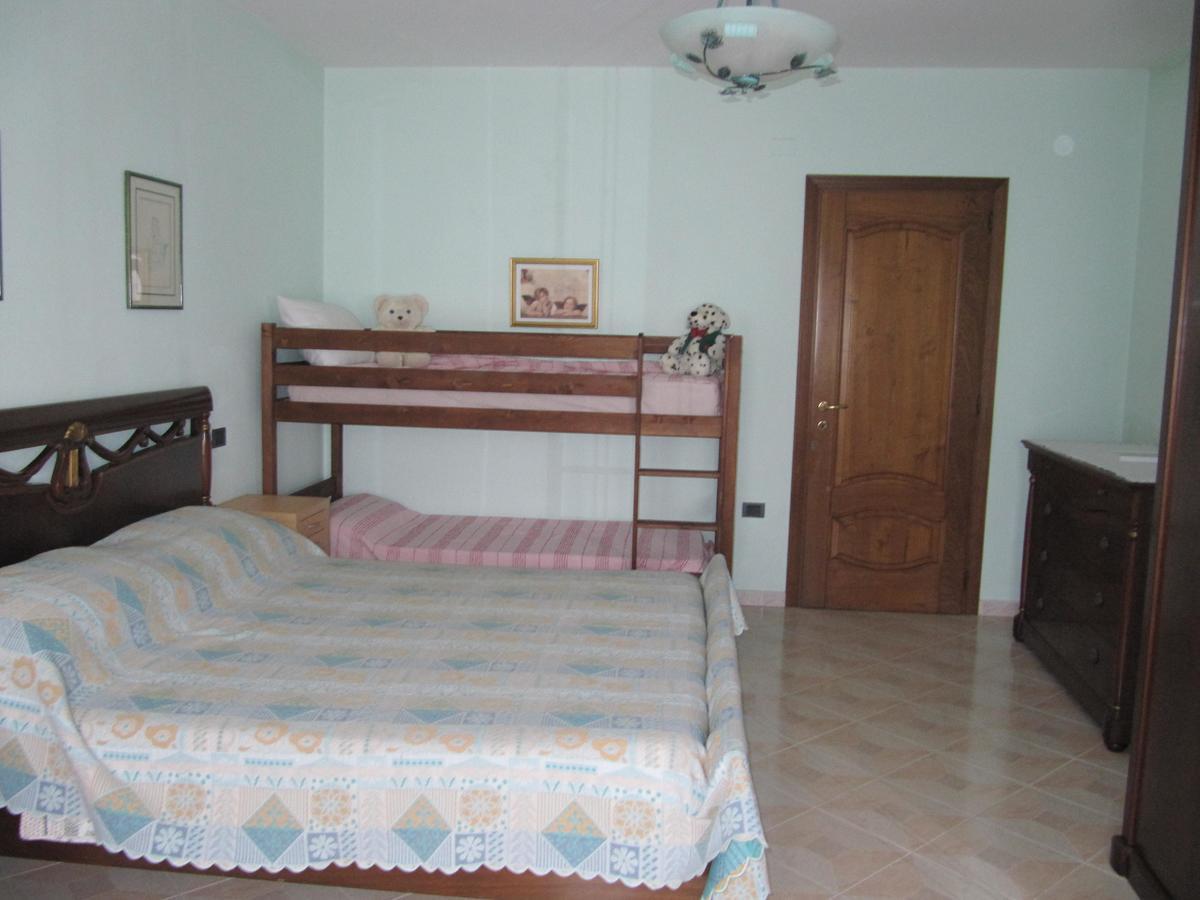 Il Portico Bed and Breakfast Uras Buitenkant foto