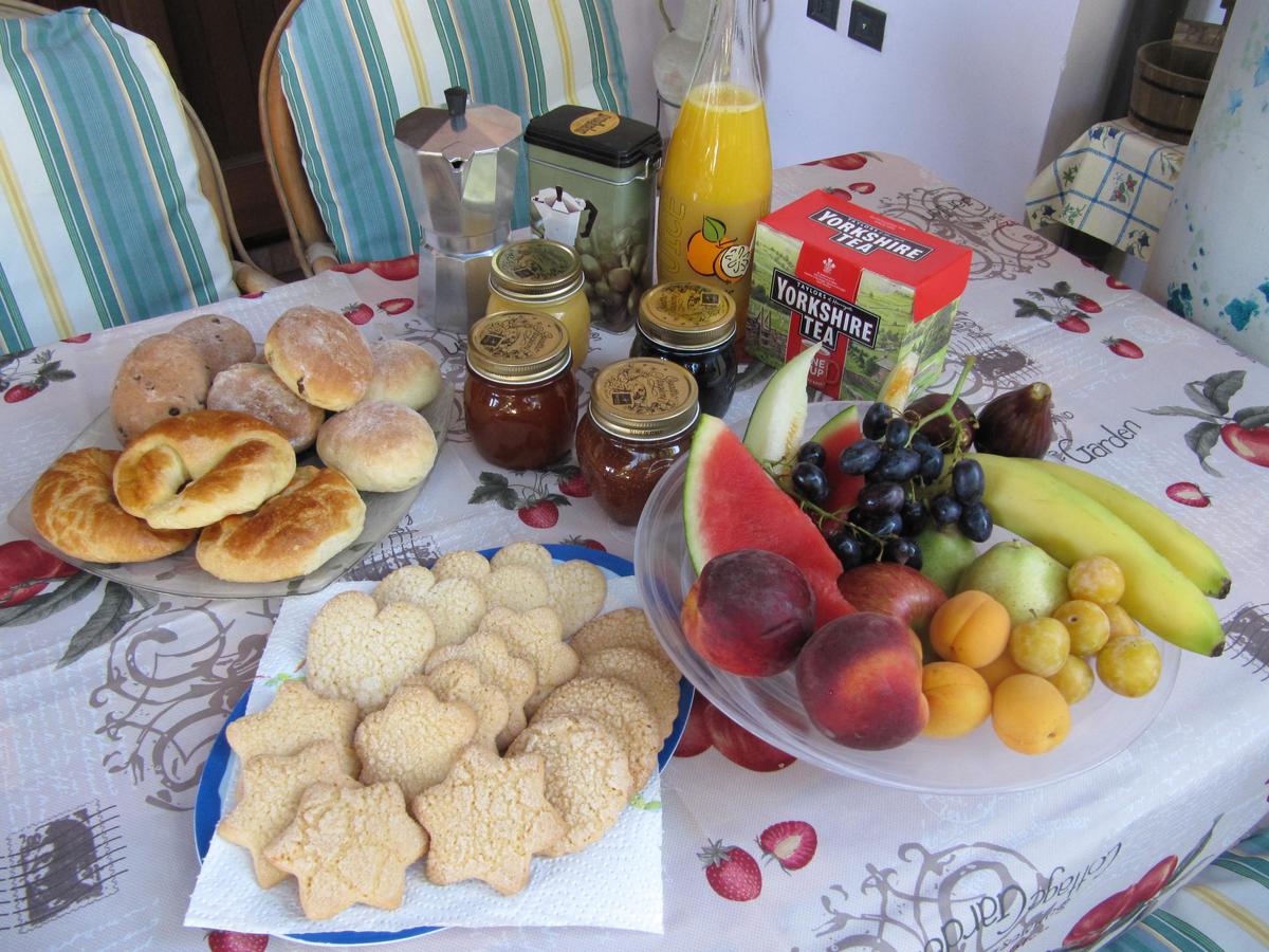 Il Portico Bed and Breakfast Uras Buitenkant foto